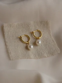 AKSHA Pearl Earrings *18k Gold-plated