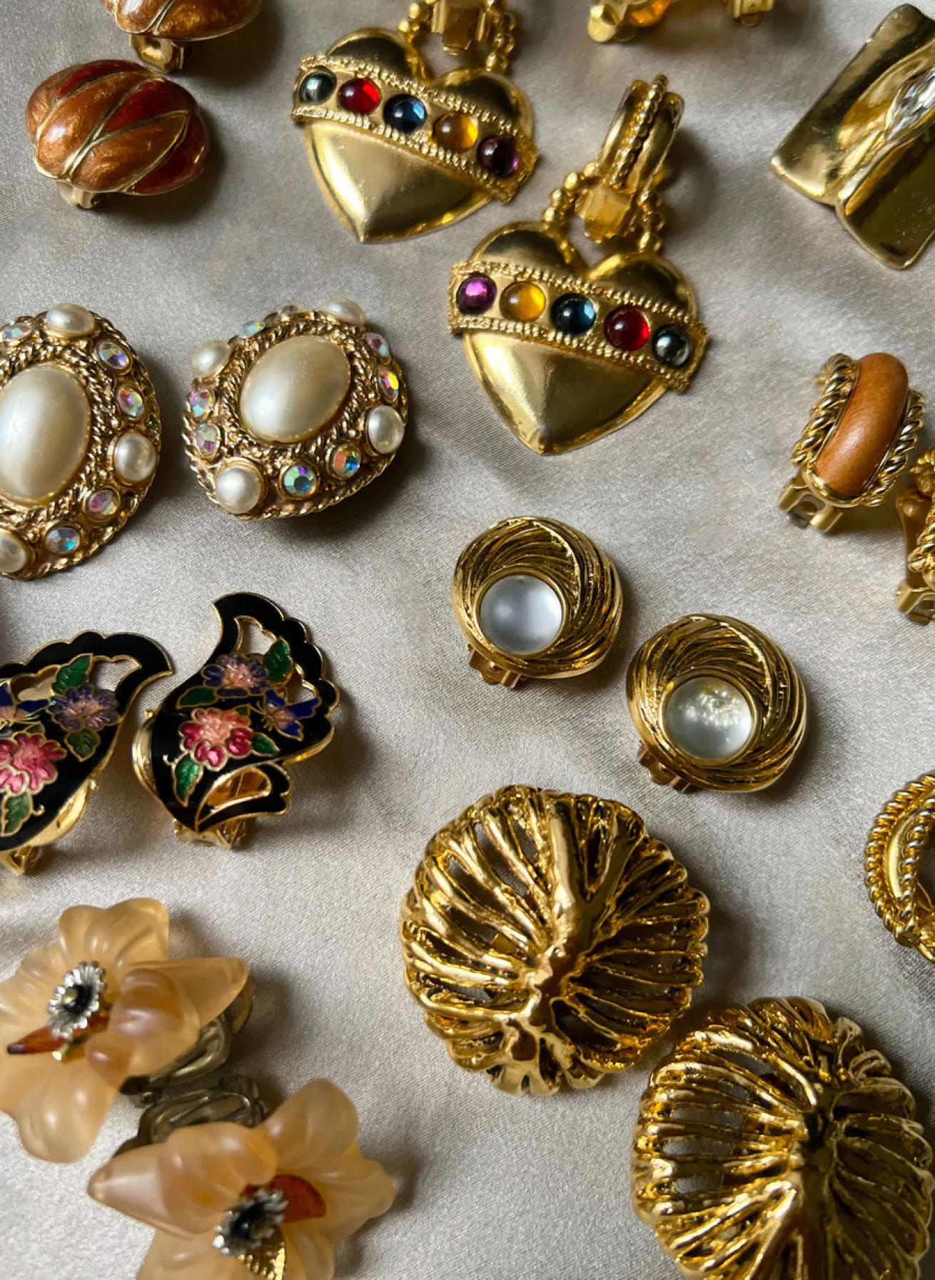 Black Oriental Floral Clip-Ons (Vintage)