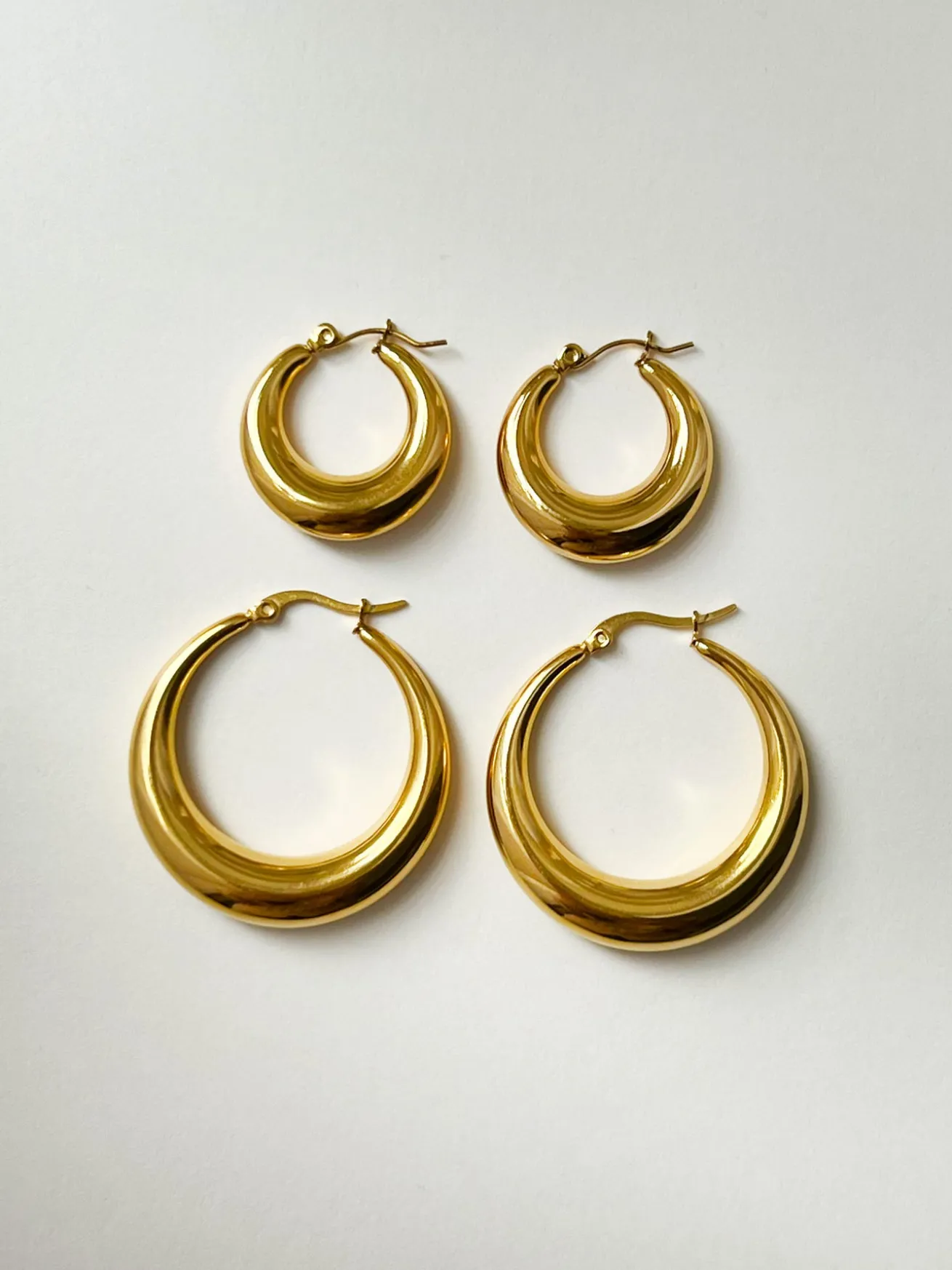 Bold Hoops - Medium