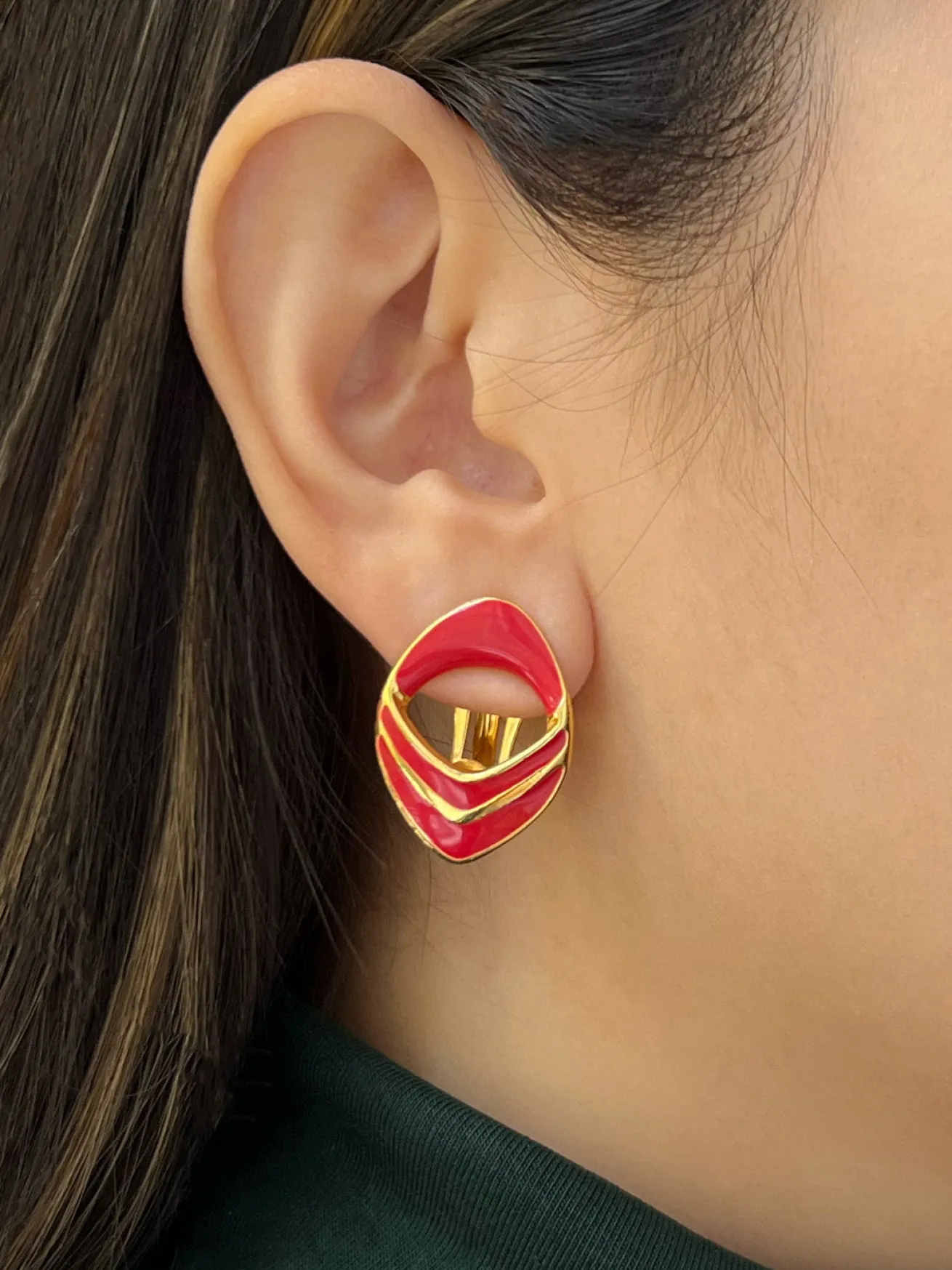 Chilli Red Arrow Clip-Ons (Vintage)