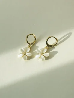 Dainty Flower Huggies
