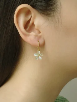 Dainty Flower Huggies