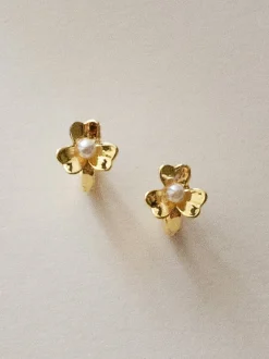 Flower Huggies With Pearl