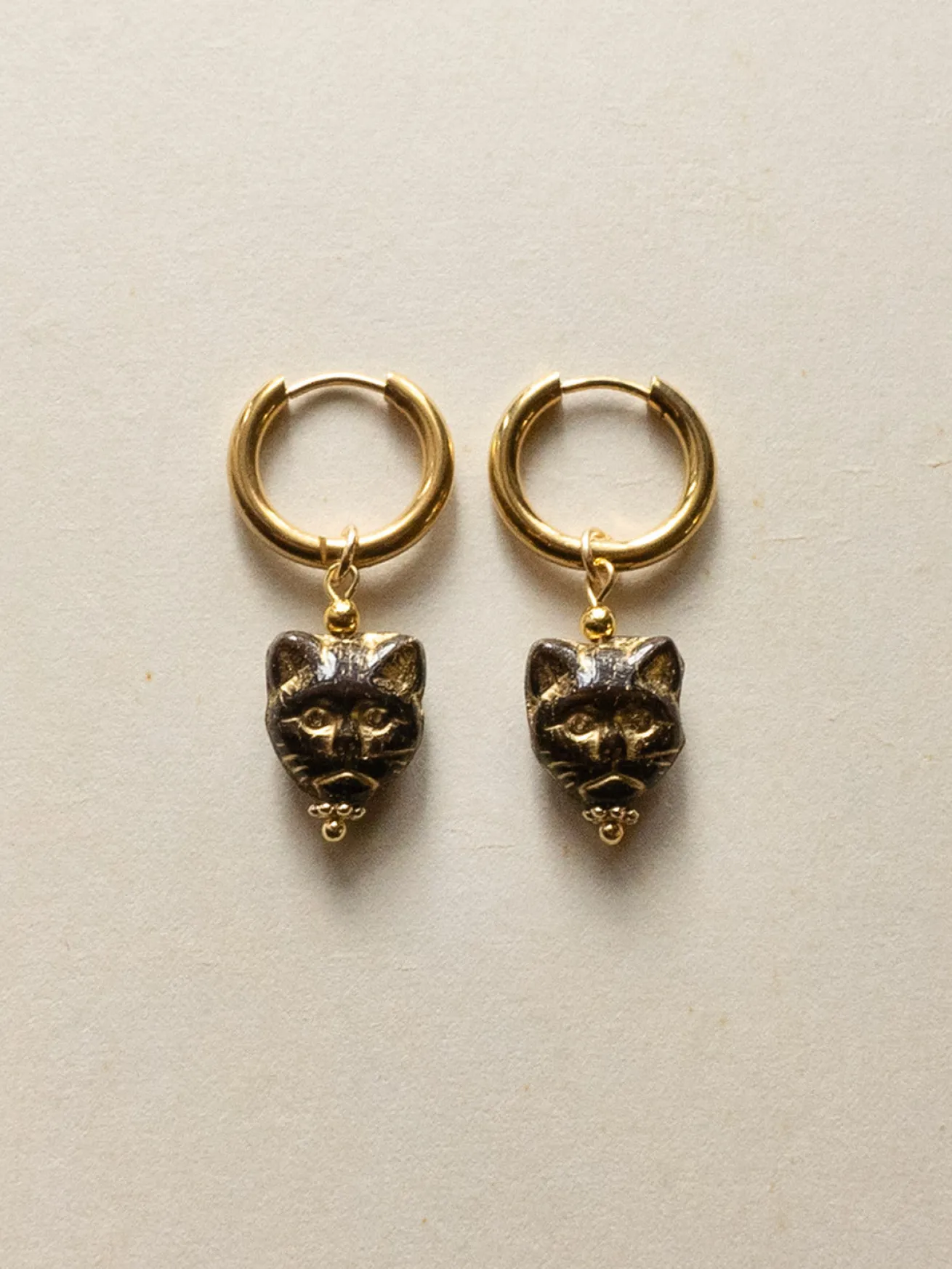 Glass Carved Cat Hoops - Black