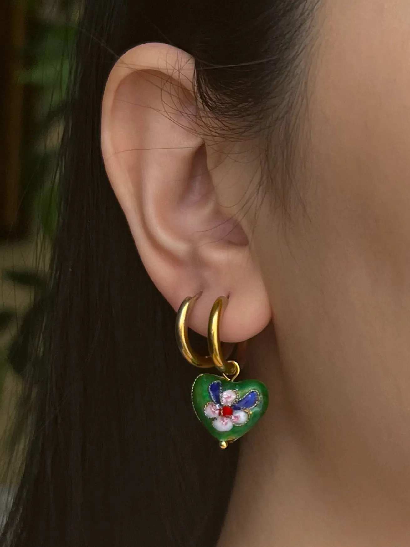 Heart-shaped Green Flower Cloisonne Mismatched Hoops