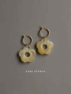 Little Flower Hoops - Marbled Oat *18K Gold-plated