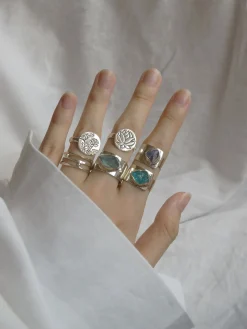 3 LOTUSES Pendant Ring // GABI EXCLUSIVE