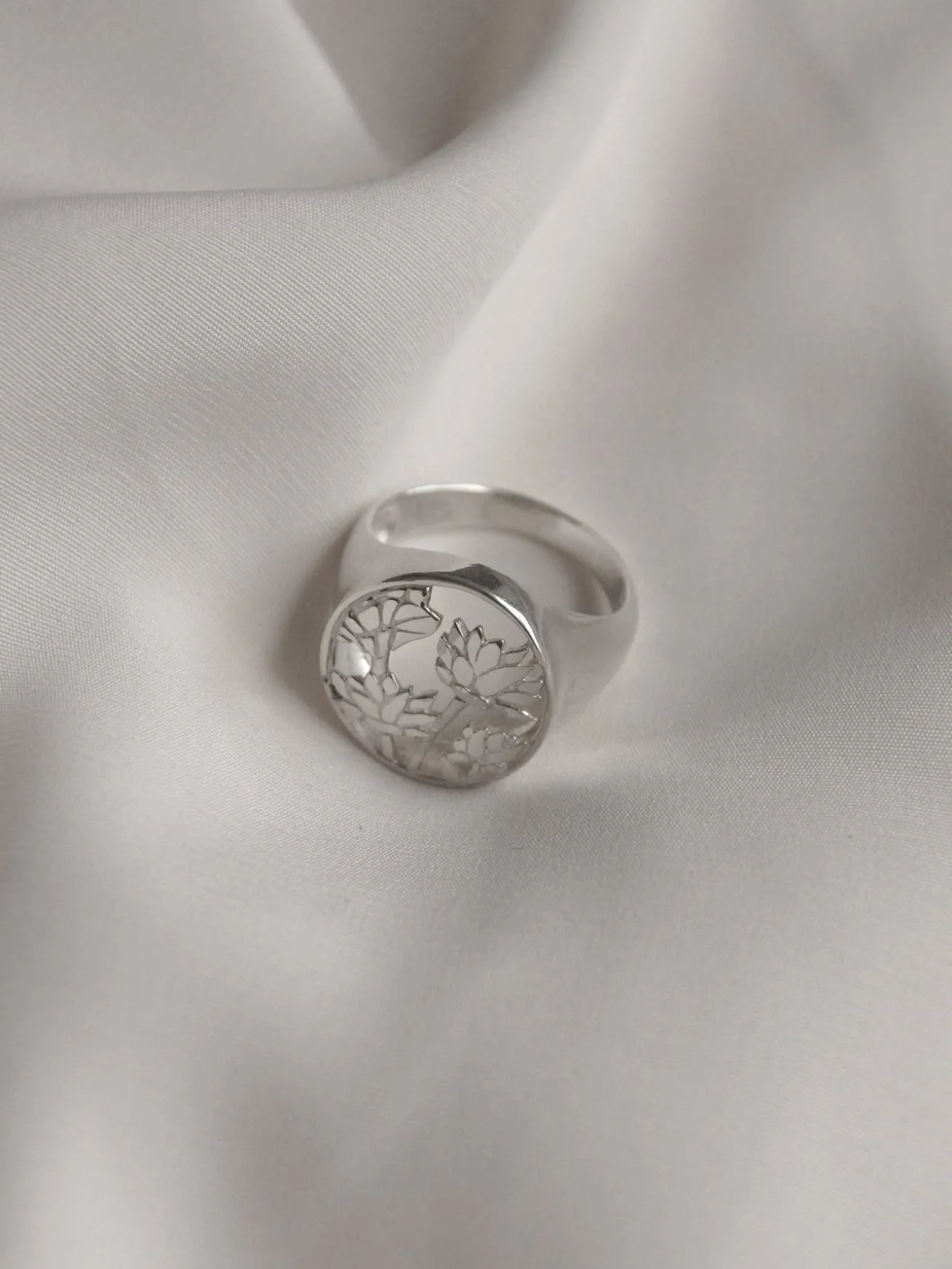 3 LOTUSES Signet Ring // GABI EXCLUSIVE