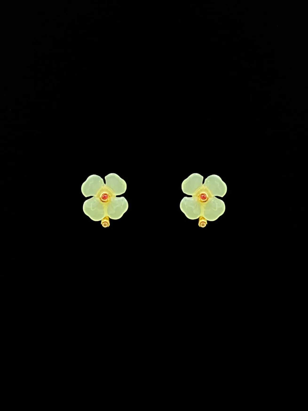 Lucky Clover Jade Earstuds - Light Green