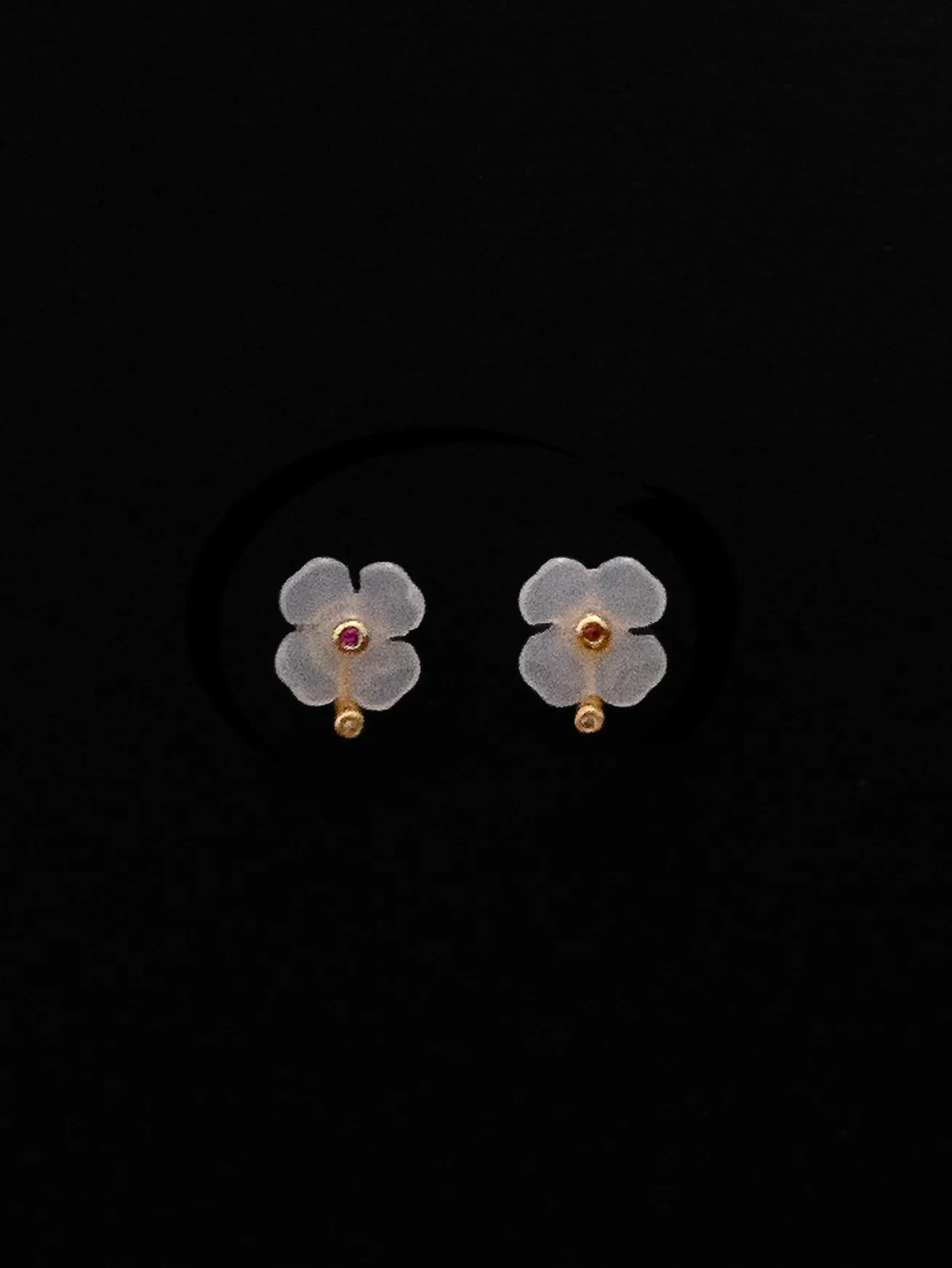 Lucky Clover Jade Earstuds - White
