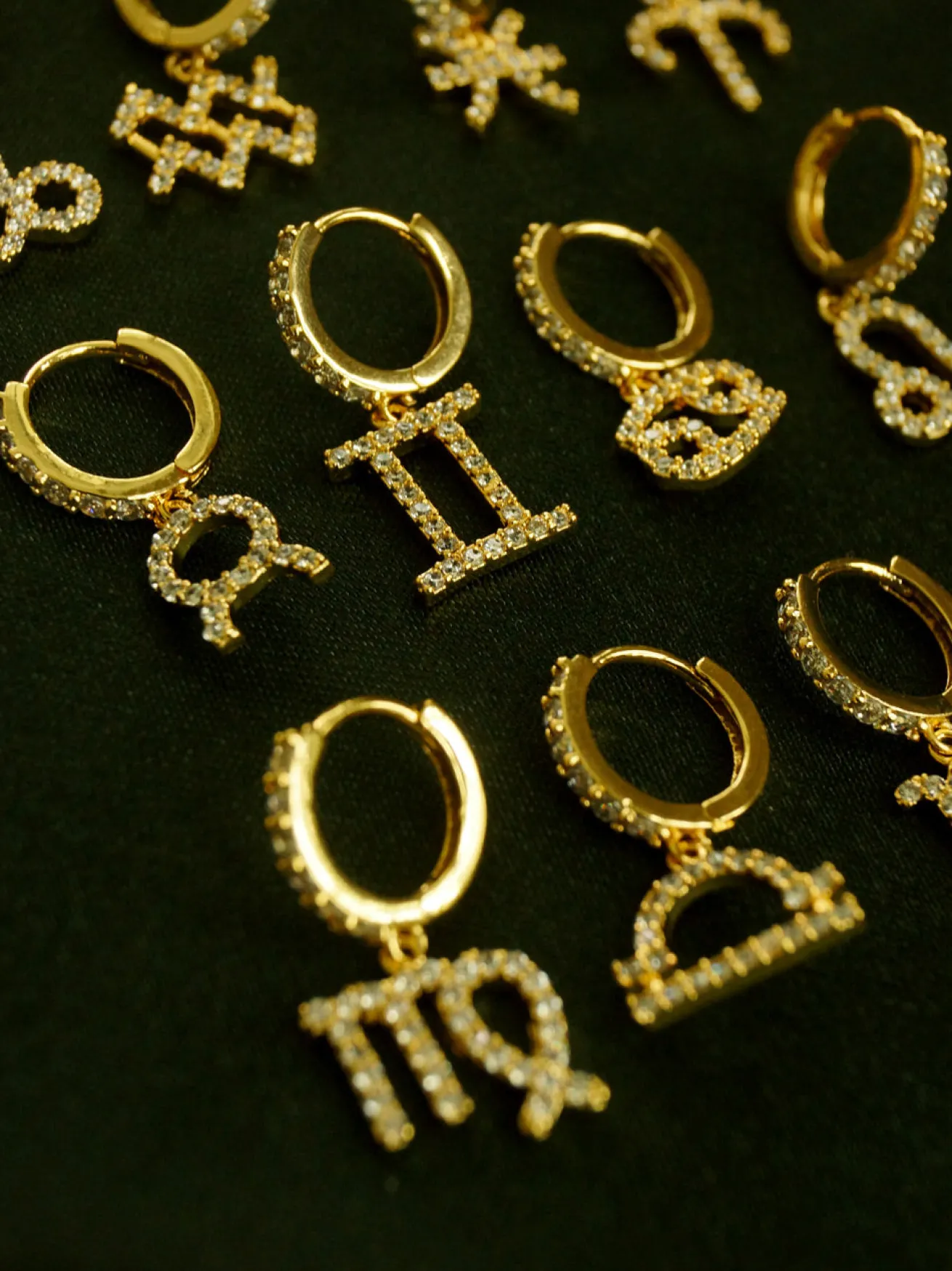 Pavé Sparkle Horoscope Huggies *18k Gold-plated