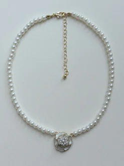 Pearl Choker With Flower Pendant
