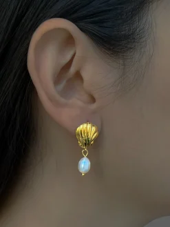 Seashell Pearl Earrings