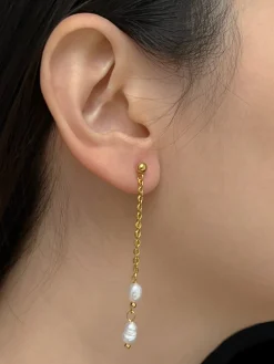 Tiny Dangling Pearls Earrings